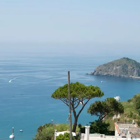 Giusto Otel Barano dʼIschia