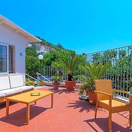 Giusto 5* Barano dʼIschia
