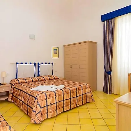 Giusto 5* Barano dʼIschia