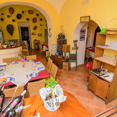 Otel Giusto Barano dʼIschia