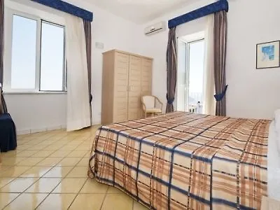 Giusto 3* Barano dʼIschia